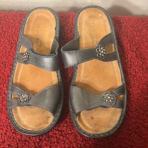 Naot Melody Metallic Road Leather Sandals size 41/US 10